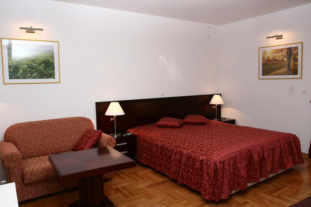 Apartmani Marbis Koprivnica Værelse billede